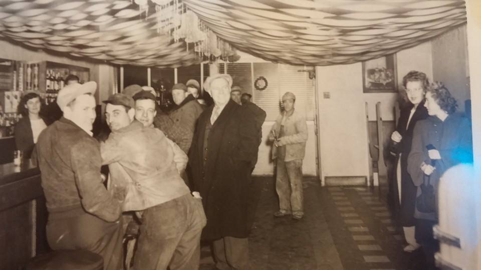 WalhallaND's tweet photo. #throwbackThursday How cool are these photos http://t.co/nw56Lzgqpb