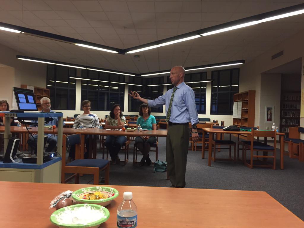 RobTaylor6300's tweet image. Great information tonight from @Joesanfelippofc about social media and branding our schools!  #learningnewstuff