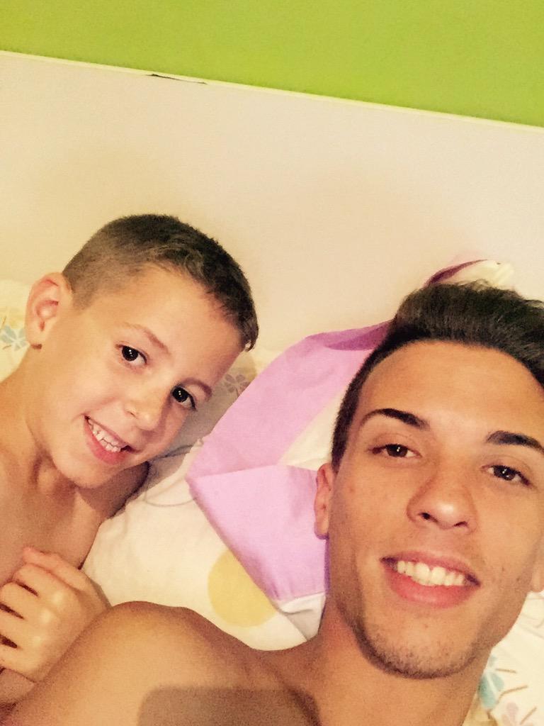 cazorla599's tweet photo. Martillo pilón 🔩🔩 sh! a dormir!😴😶🔇🔕 http://t.co/01o9JrTYwz