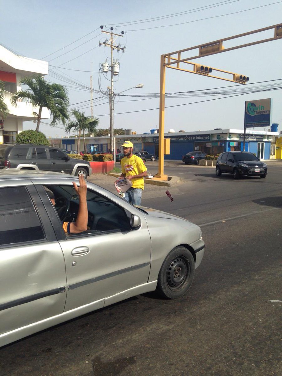 oydptofijo's tweet photo. Encuentra las mejores #Ofertas del mes de Junio en la Av Ollarvides de la Puerta Maraven #PuntoFijo http://t.co/AmuESRArvB