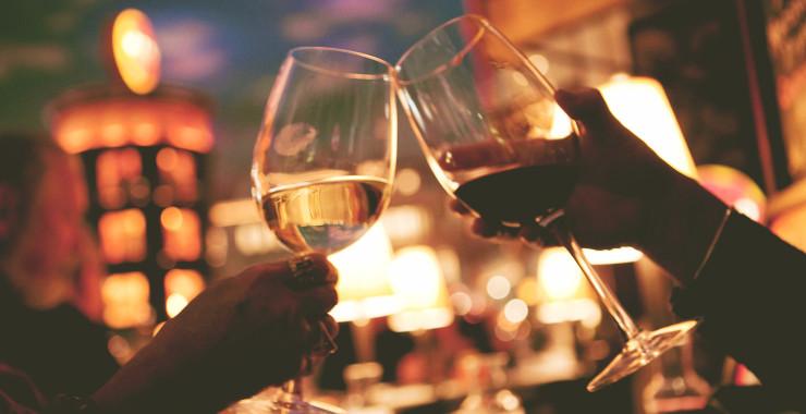 HypelocalChi's tweet photo. Hold on to your butts, @ThrillistCHI and @CarnivorWine are throwing a wine party. http://t.co/NLCh5fBb1M http://t.co/CyTlHVvQPy