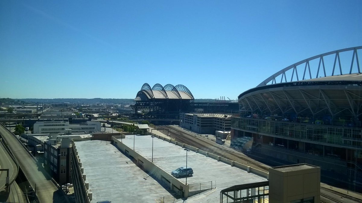 seandakid's tweet photo. @TechCrunch Please... that picture was taken in the winter. Here is the view from my window right now: #realseattle http://t.co/CWgZhpNTZf
