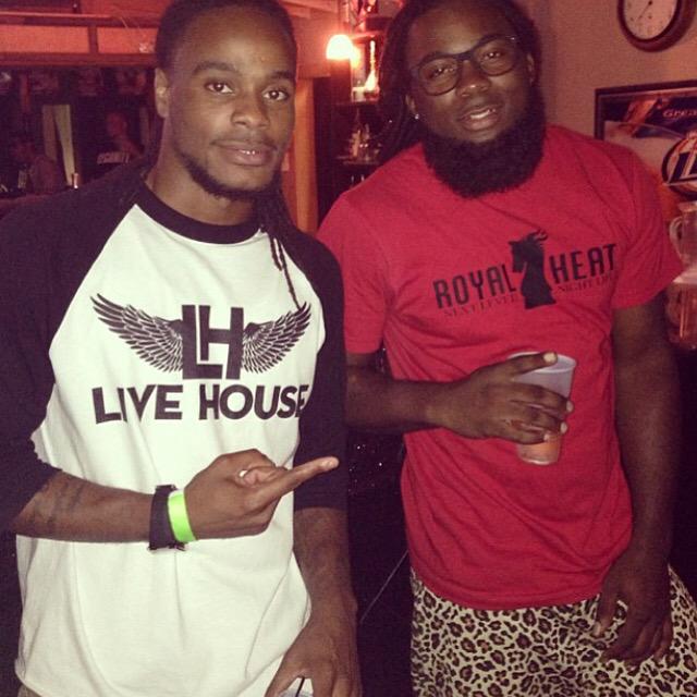 _AyeGee2's tweet image. Bruh @DatDamn_Robj always been too kool!! Lol #BullsClubLive #BullsClubBack #RoyalSummer813 #RoyalHeat