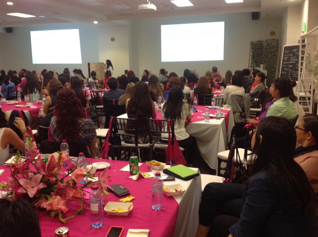wie_r9's tweet photo. Cual es la trayectoria de trabajo que manejas tu?

#WIElead #leadership #socialmedia http://t.co/x2ghL23Xr0
