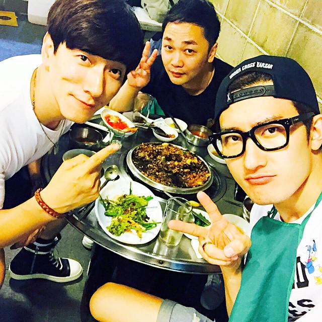 devipwt_'s tweet photo. RT @WOWFAKTA_SJ: 150625 Zhou Mi Instagram Update: Finally we gathered together  http://t.co/l15LfoR0jJ *BD*