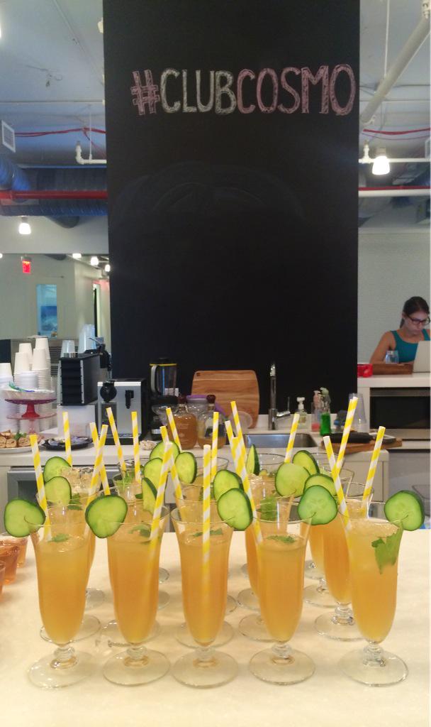 thedooronline's tweet photo. Having #jeffsbourbon cocktails at #ClubCosmo with the lovely ladies of @Cosmopolitan cc @JeffsBourbon @HCChicken http://t.co/SbLQXEoBwC