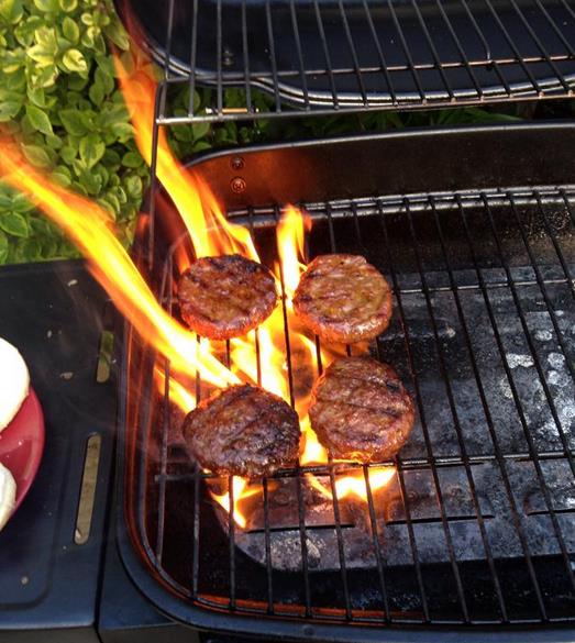 Morgenkaffen's tweet photo. Burn Baby Beef's http://t.co/zrBhL5IPGR