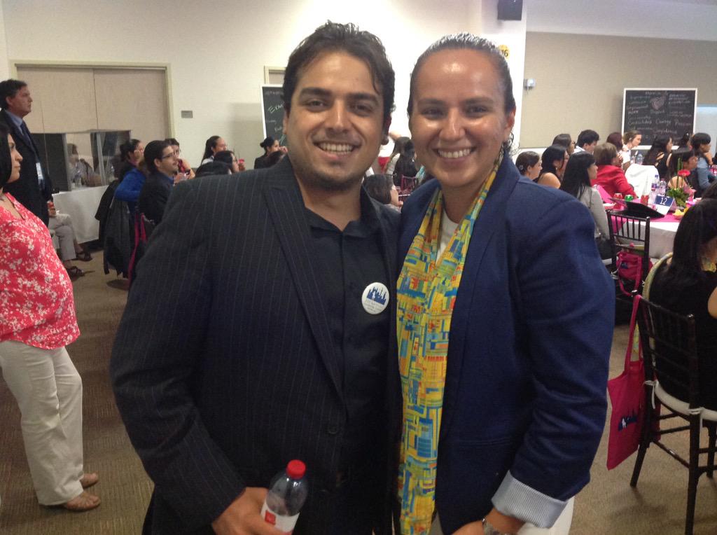 wie_r9's tweet photo. Building relationships for the future!

#socialmedia #leadership #WIElead http://t.co/Vi6sPkp1xP