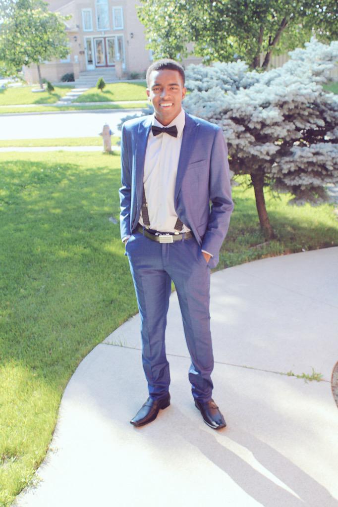 LGuapo_97's tweet photo. It was worth the hype #prom2k15 #Prompics2015 http://t.co/nZmLI7ObLk