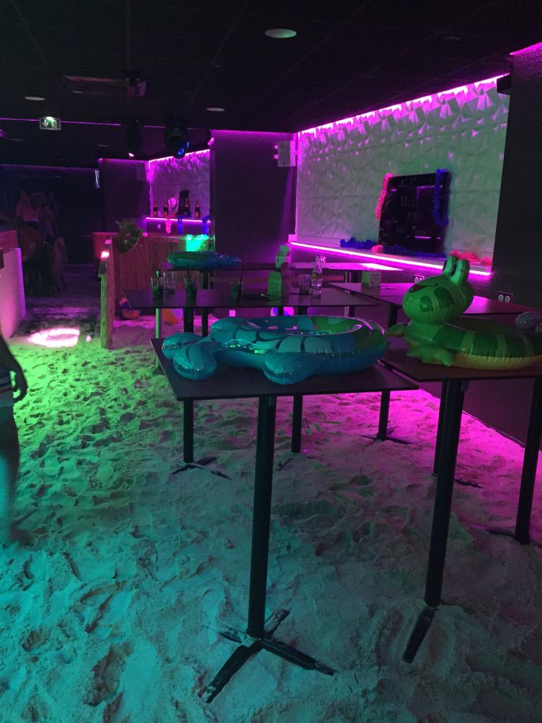 AgenceSevent's tweet photo. En direct de @villarosabar ! Ambiance au top et super décoration pour le week end Villa Beach !! http://t.co/8JMHGIgp94