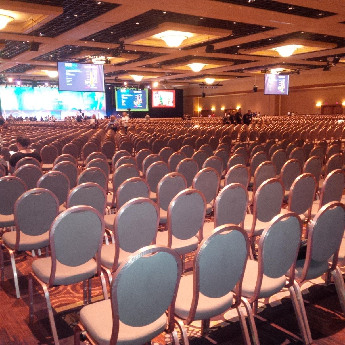 Roger_Southam's tweet photo. Now that's a conference space! #funatnaa @OnSitedotcom @NAAEduConf @NAAhq #naaedconf http://t.co/Y8WeOwfwSv