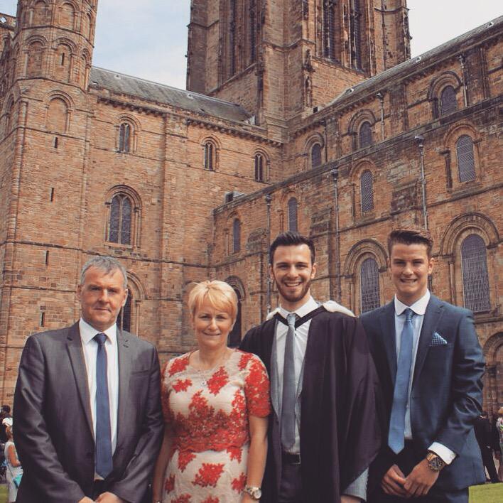 My family is great! Thank you and love you. 😊🎓🎉 #Durham #uni #graduation #family #teulu #Jenkinsiaid #hapusddydd