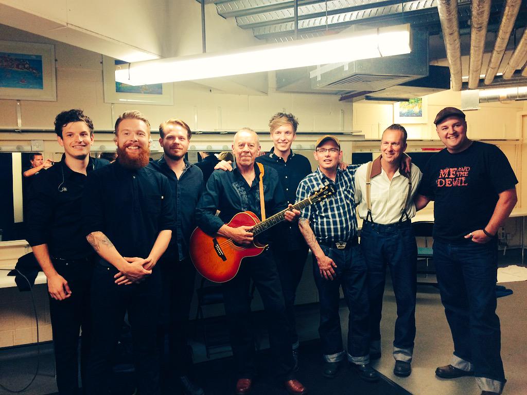 george_ezra's tweet photo. What an amazing gig, thank you to all that came down. Cornwall, we love you x http://t.co/b4KVFGaMG6