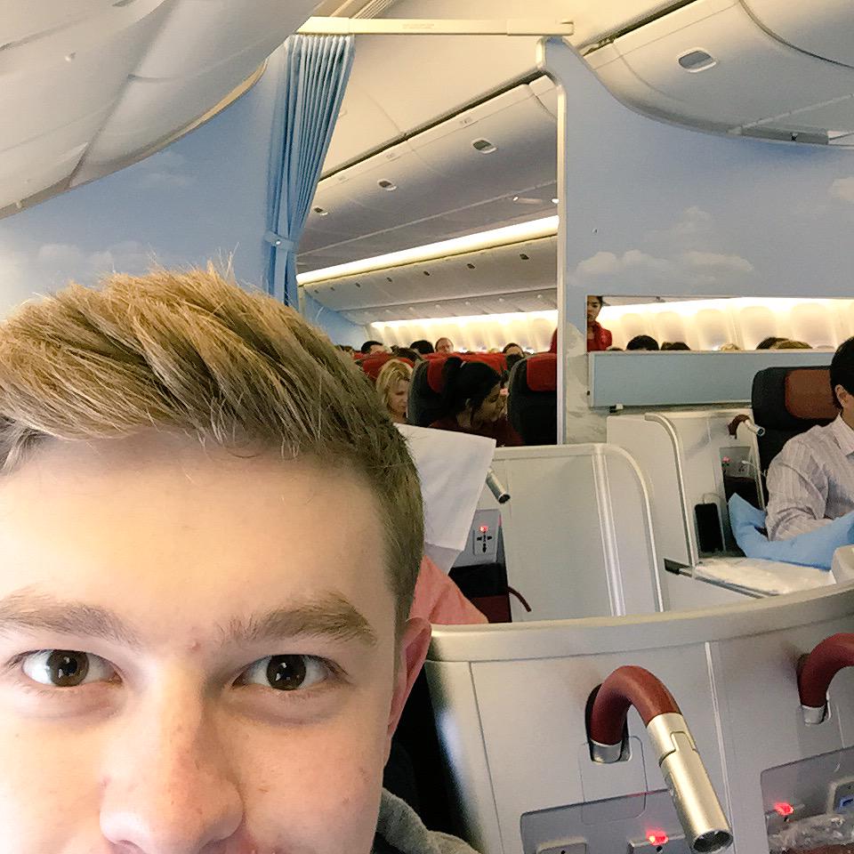 FaZeBlaze's tweet image. Leaving for Europe soon! I was the last person to board the plane so I got upgraded to business class 👍🏻