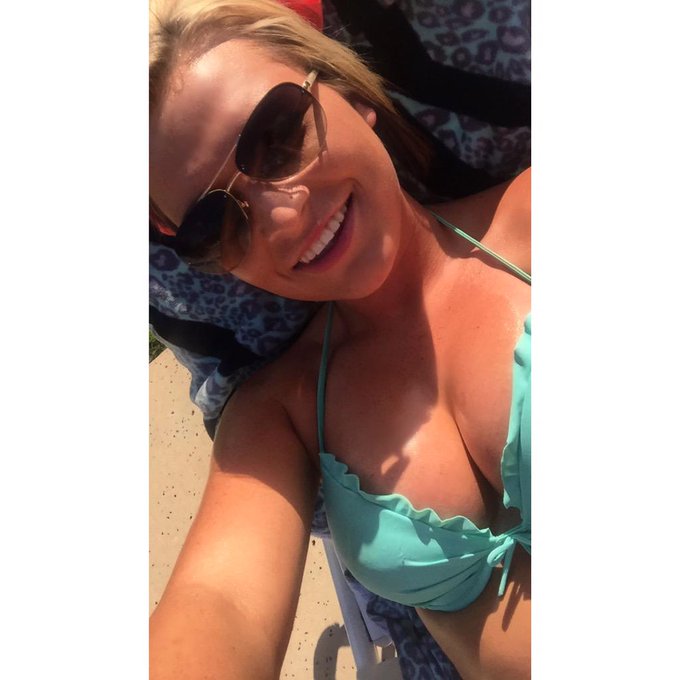 🌞☀️🌞 http://t.co/7543nycQ9Z<a href="/tag/acmawards50"class="tags"><span>#acmawards50</span></a>