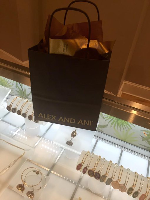 Watch Jane Doe's leaked NSFW photo on TwXstars