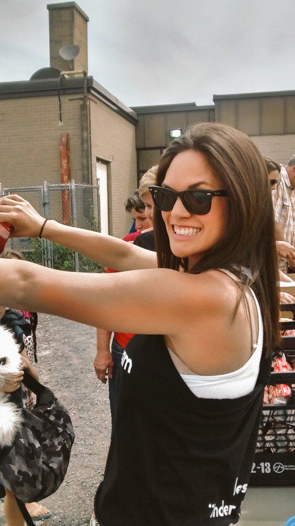 RobertaLP4's tweet image. @alcdsb_hfmy @ALCDSB @MsJPickles @NicoleBrioux @j_p_r_3  #GoodTimesAtTheFam #GonnaMissThisCommunity #ClassJoy