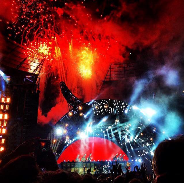 ru ale cerebrum AC/DC on Twitter: "#RockOrBustWorldTour Berlin! http://t.co/7UexvyuLXj" /  Twitter