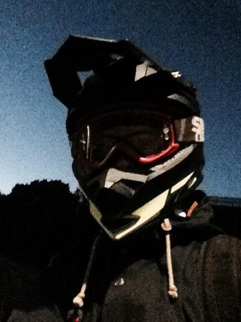 Robolovkin's tweet photo. Lets get elevated! 2 AM http://t.co/3lHBK1L5NU