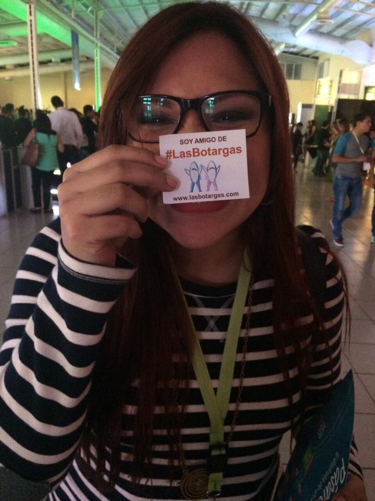 GabosaurioRex's tweet photo. @ChicaAbstracta y @Gcamposmadrid son de la mera cherada de #LasBotargas #SMDayForGood #SMDsv2015 http://t.co/MjZKZqdgjM