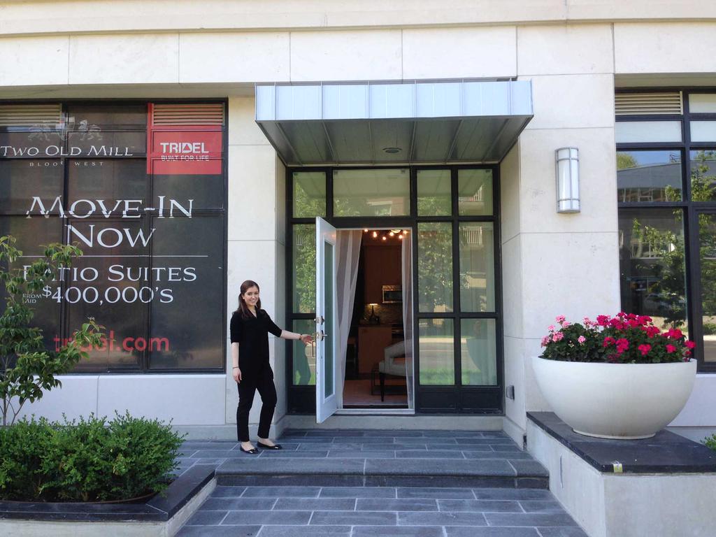 WinnieC_Tridel's tweet photo. Visited the new model suite at #TwoOldMill? Well, come on in! http://t.co/LCm2yPVHdF http://t.co/0RWHG8P2iq http://t.co/pI6PiuFlpv
