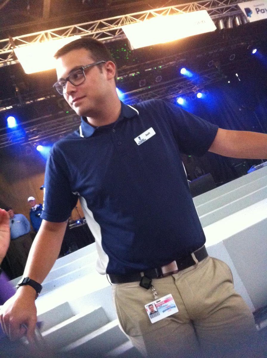 ValR92's tweet photo. #wonderfulcanhappen if u @wonderlandnews give #joshachair http://t.co/HssH0dtDbS