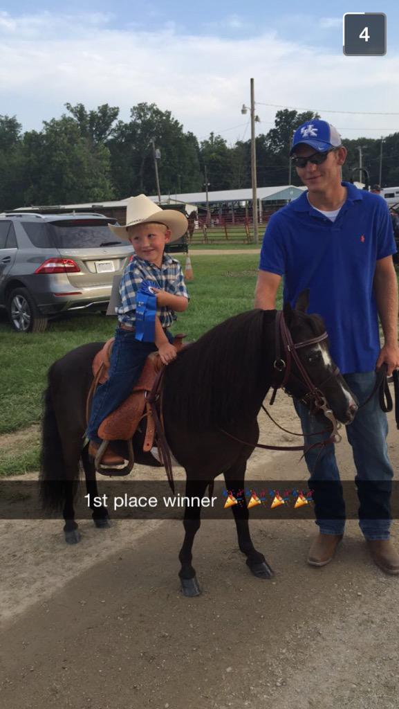 katewebb11's tweet photo. Aren't they just the cutest thing ever 🐎😍😍😍😍 http://t.co/uCTjEH9jGI