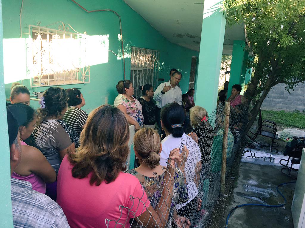 fsaracho10's tweet photo. En la colonia Independencia #Nava Gracias por su confianza y apoyo #JuntosPorCoahuila http://t.co/A55zXbqoVh