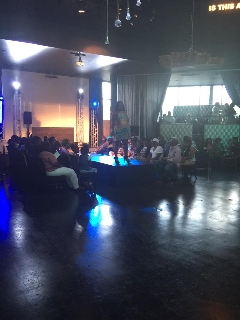 finofashionshow's tweet photo. #fino2015 http://t.co/1MddrGqLN8