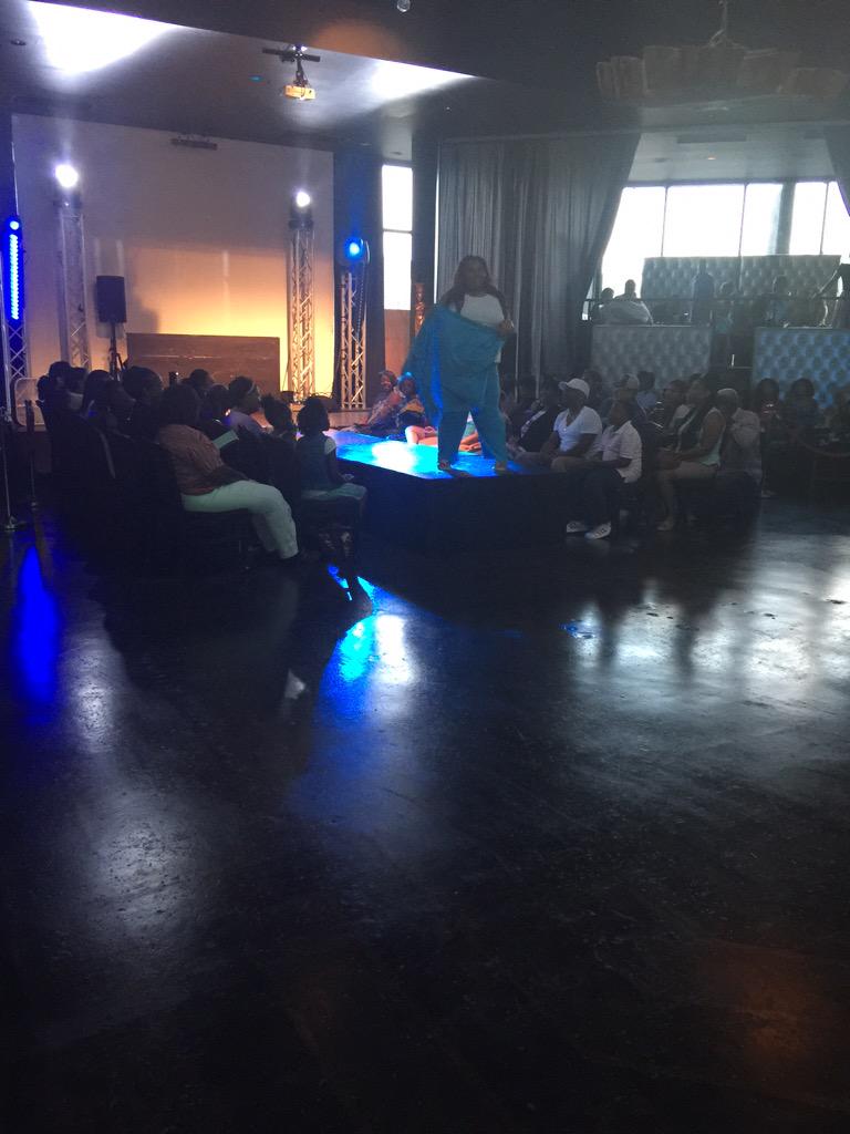 finofashionshow's tweet photo. #fino2015 http://t.co/1MddrGqLN8