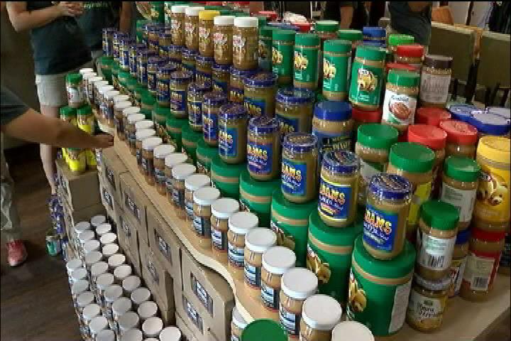 NutRoastery's tweet image. Happy to support Project Peanut Butter. Almost 1000 tubs of PB for The Mustard Seed. #yyj 
cheknews.ca/peanut-butter-…