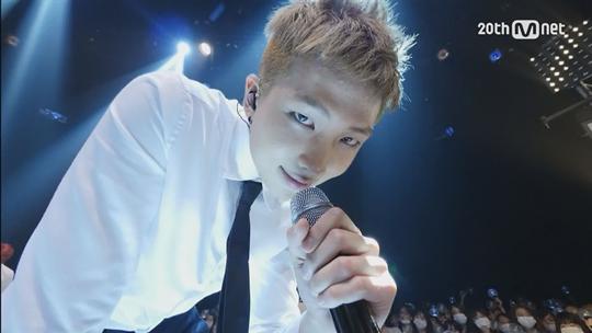 BTS_ARMY's tweet photo. [엠카 동영상] 최초공개 방탄소년단, 대세 굳히나? 더 강한 스웩 쩔어 @BTS_twt #DOPE http://t.co/vnGCKAqZuD http://t.co/dD2fKl55Sl