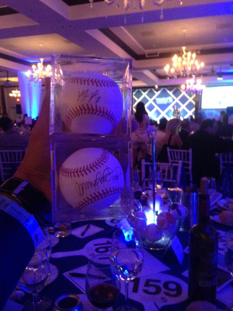 MatthewNadu's tweet photo. Silent auction winner #HamelsFoundation #diamondsanddenium #rynesandberg @MaikelFranco7 @TheHamels #donate! http://t.co/fxsEDxoSkn