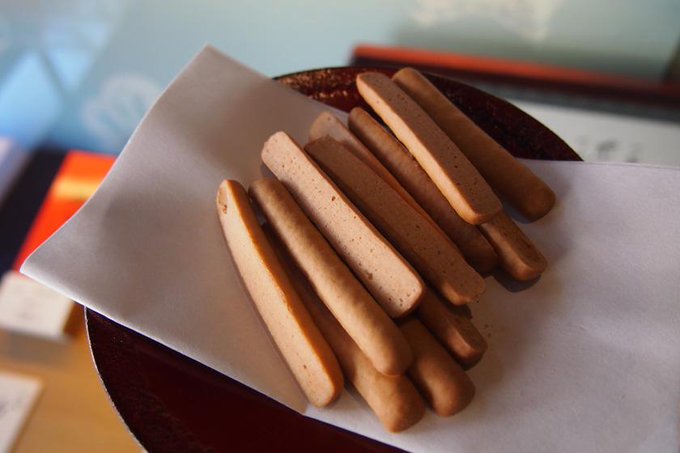 うどんだけじゃない香川県 善通寺の硬すぎるお菓子 石パン は奥歯を失う覚悟がいるレベル むちゃくちゃ硬い 東京別視点ガイド