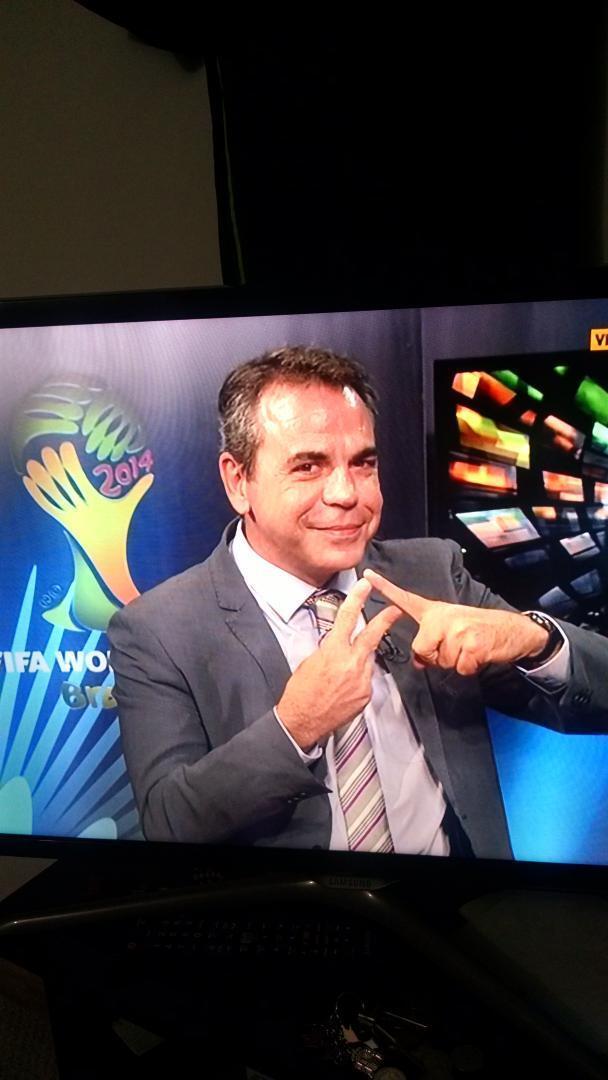 jarvargas's tweet photo. #FutbolTotalDIRECTVALEXDELAGENTE @Alex_candal http://t.co/2A6PnscGAP