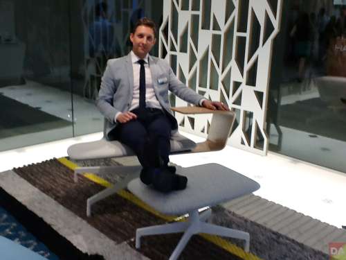 DesignApplause's tweet photo. #tbt da chats with designer #nicolaiczumjbront harbor work lounge @Haworthinc #Neocon13 http://t.co/xnsrosBVkp http://t.co/1YUXemtT6L