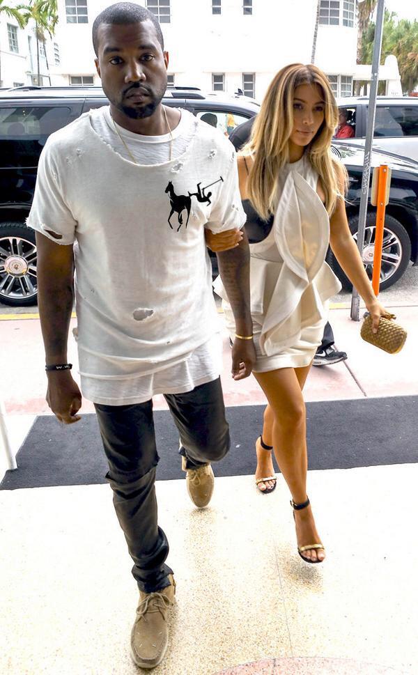 KeltonBroChill's tweet photo. Well is it Ralph? Is it Kanye? http://t.co/ku6H5GYPt1