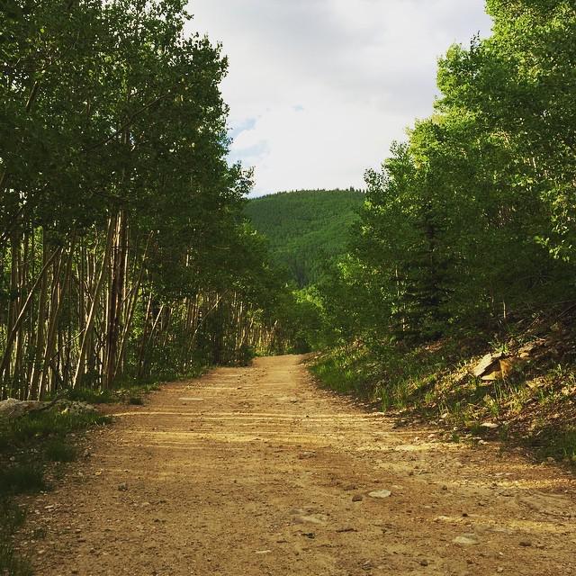 simplysantafenm's tweet photo. What does #SimplySantaFe mean to you? Photo by @bennycmontoya: Love this trail! #howtosantafe #santafecolor #runsan… http://t.co/sdUX3Oj5I3
