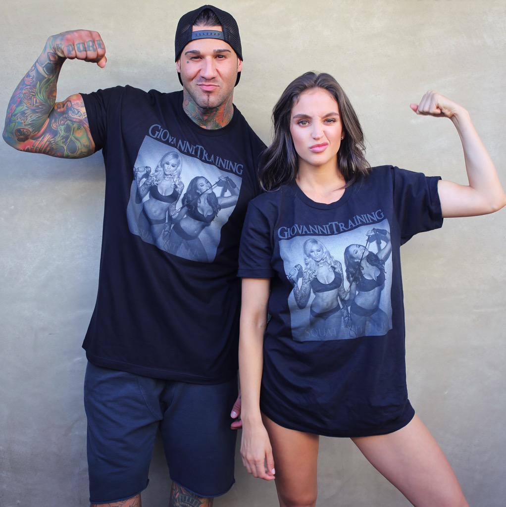 Giotraining's tweet photo. Lil Early #FlexFriday #GiovanniTraining "Squat With Us" Tee @Jaclyn_Swedberg @Sabina_Kelley
http://t.co/PiLABe0wd8 http://t.co/XT8uFZ0VOI