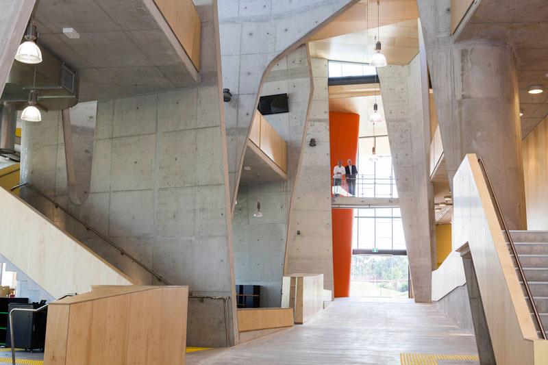 archisound's tweet photo. “@DsignChronicle: This building seems 
http://t.co/K3KP04q6Zk
#design #architecture #CrabStudio http://t.co/Rqbpt02BV8”ピータークックかっこいい‼︎