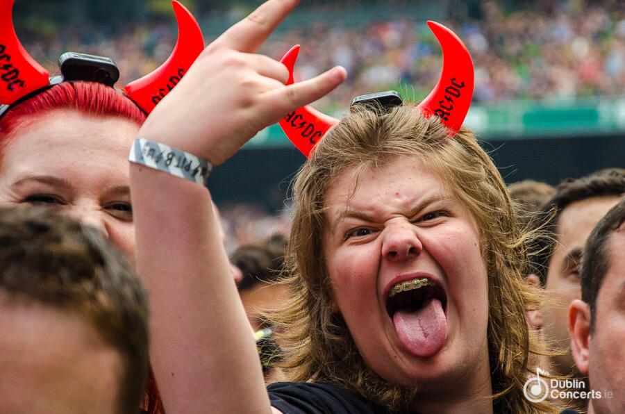 acdcfans10's tweet photo. Just found this photo of me on the @dublinconcerts website!! #UnrealNight #AC/DC http://t.co/t5hUieZVx8