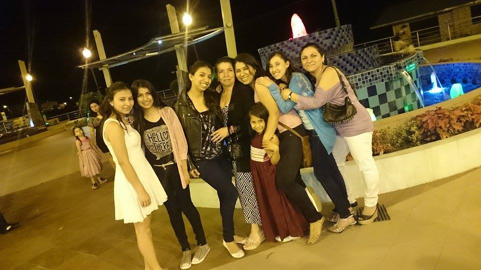 jessyct03's tweet photo. mmm familia... lindas :) http://t.co/V0BYnmyWq5