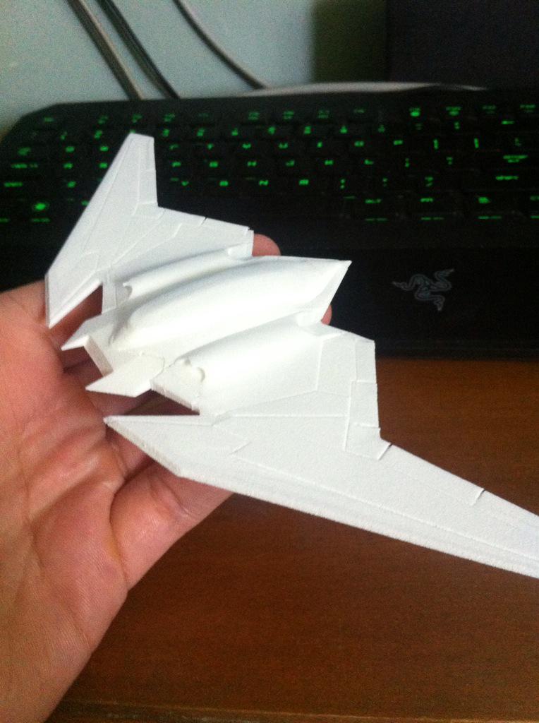 Dragonrlh's tweet photo. #batstealth arrived today.A bit too thin so some parts are wonky. #batman http://t.co/ZitB2OKZam