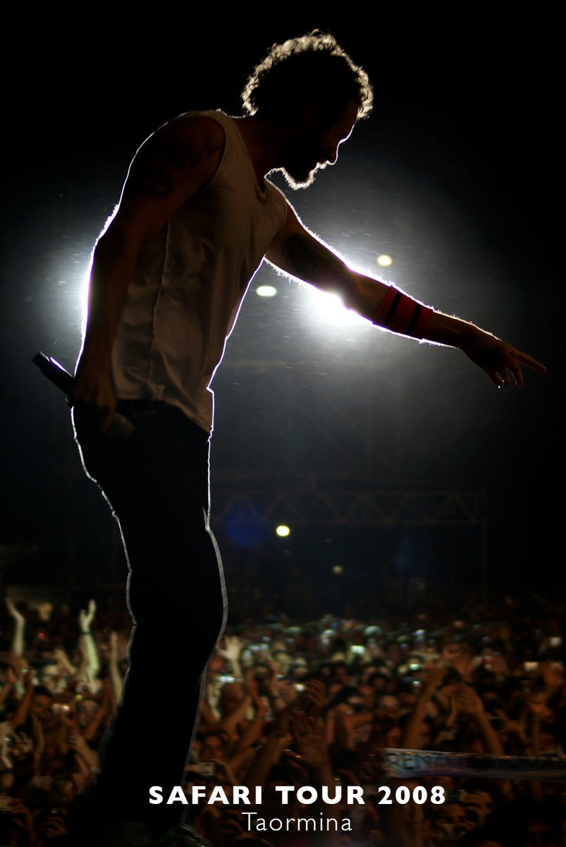 letrescimmie's tweet photo. Daje @lorenzojova #lorenzoneglistadi2015 Love from #cortonatwitter https://t.co/zRfdMF77bl #2015cc #enjoythecommunity http://t.co/KiRFHsVxok