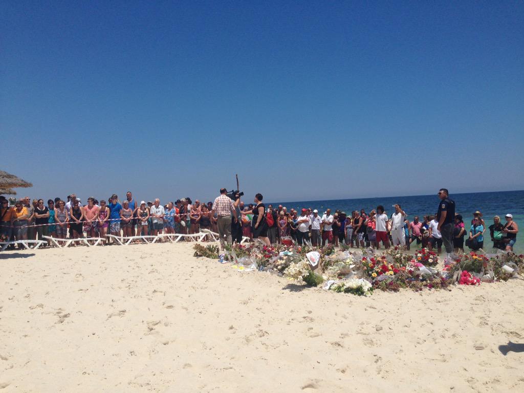 Minute's silence observed for #SousseAttack w/ British ambassador to #tunisia, other diplomats, officials &amp; tourists