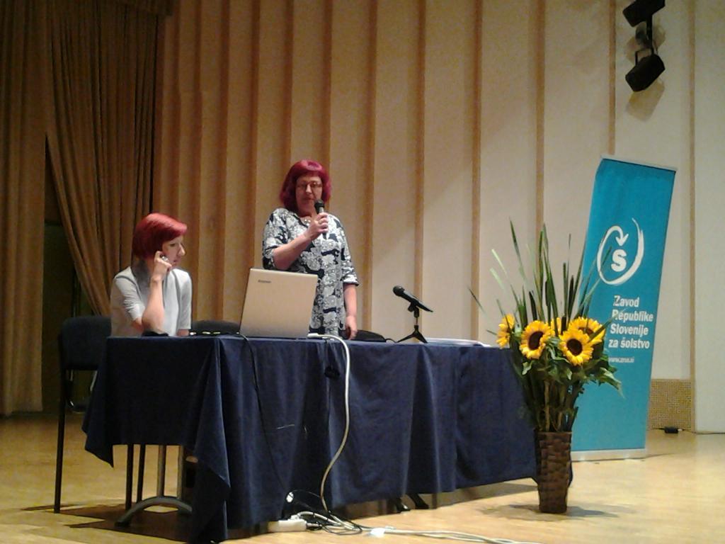 liljanakac's tweet photo. Pouk nemscine v 2. Razredu pri Maji Kuronja na os verzej: zanimiv, avtenticen, razgiban, veccuten, celosten http://t.co/9ytnW1TQTx