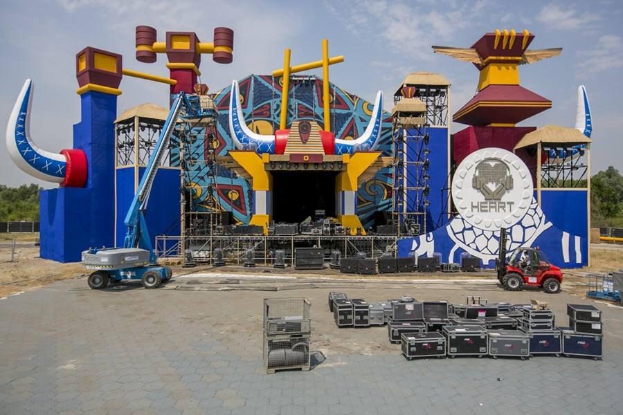 If I see this SICK stage, I can't wait till sunday! <a href="/summerfstvl/">Summerfestival</a> hurry up please!