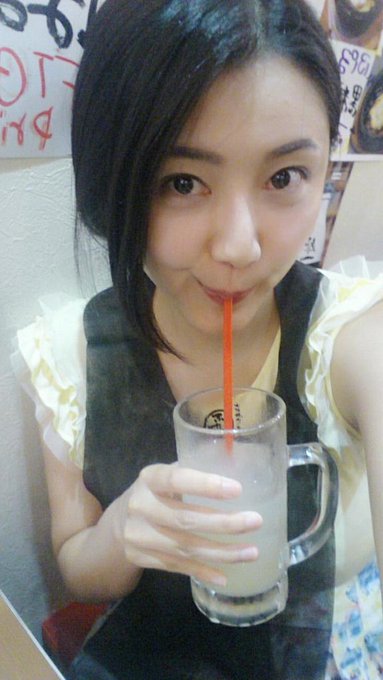 晩御飯は焼き肉ヽ(・&forall;・)ノ✨✨ まだお肉とスープしかきてないけど&epsilon;=&epsilon;=(ノ≧&nabla;≦）ノ http://t.co/TbmGMnqaro