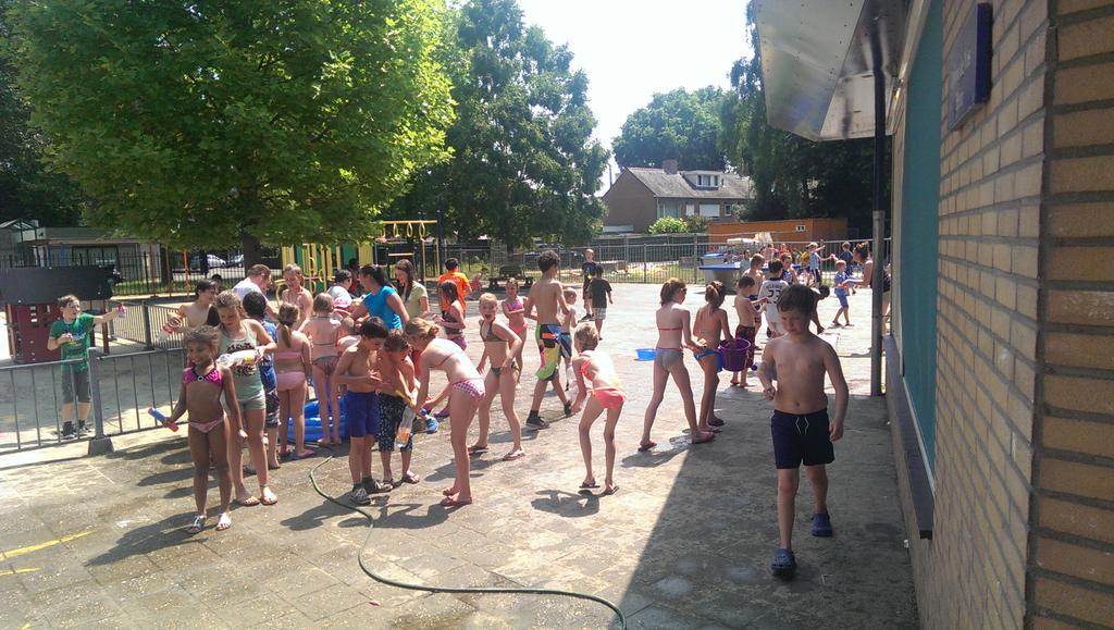 PBTilburg's tweet photo. Je zou vanmiddag toch vrij zijn ivm tropenrooster... http://t.co/KTqN7BhswR