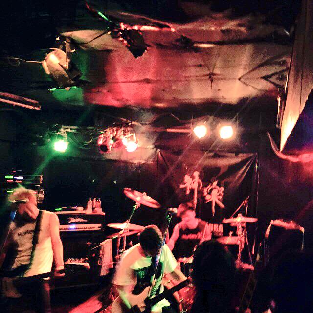 Licht_MKds's tweet photo. 神楽壊れそう #OFFSTEAD http://t.co/EoC9lojVwg